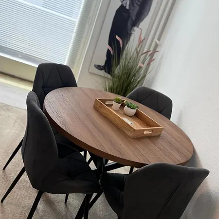 דירה Moderne Nr 2 In - Sehr Zentral Gelegen - *